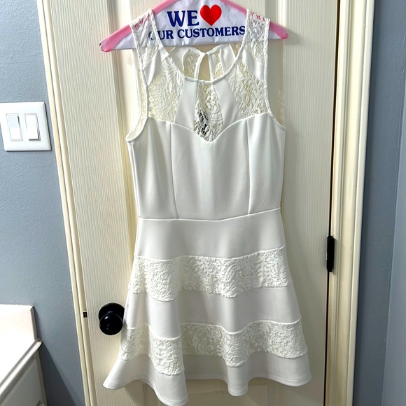 White/lace summer dress - Picture 1 of 3